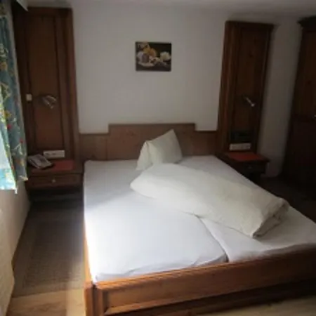 Zur Einkehr Gasthof 3*